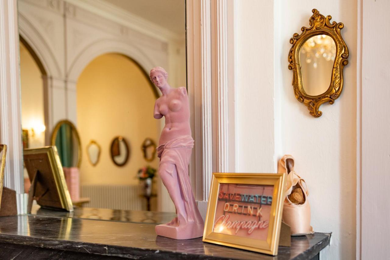 Champagne House - Elegance, Luxury And Charm Bed and Breakfast Condom Εξωτερικό φωτογραφία