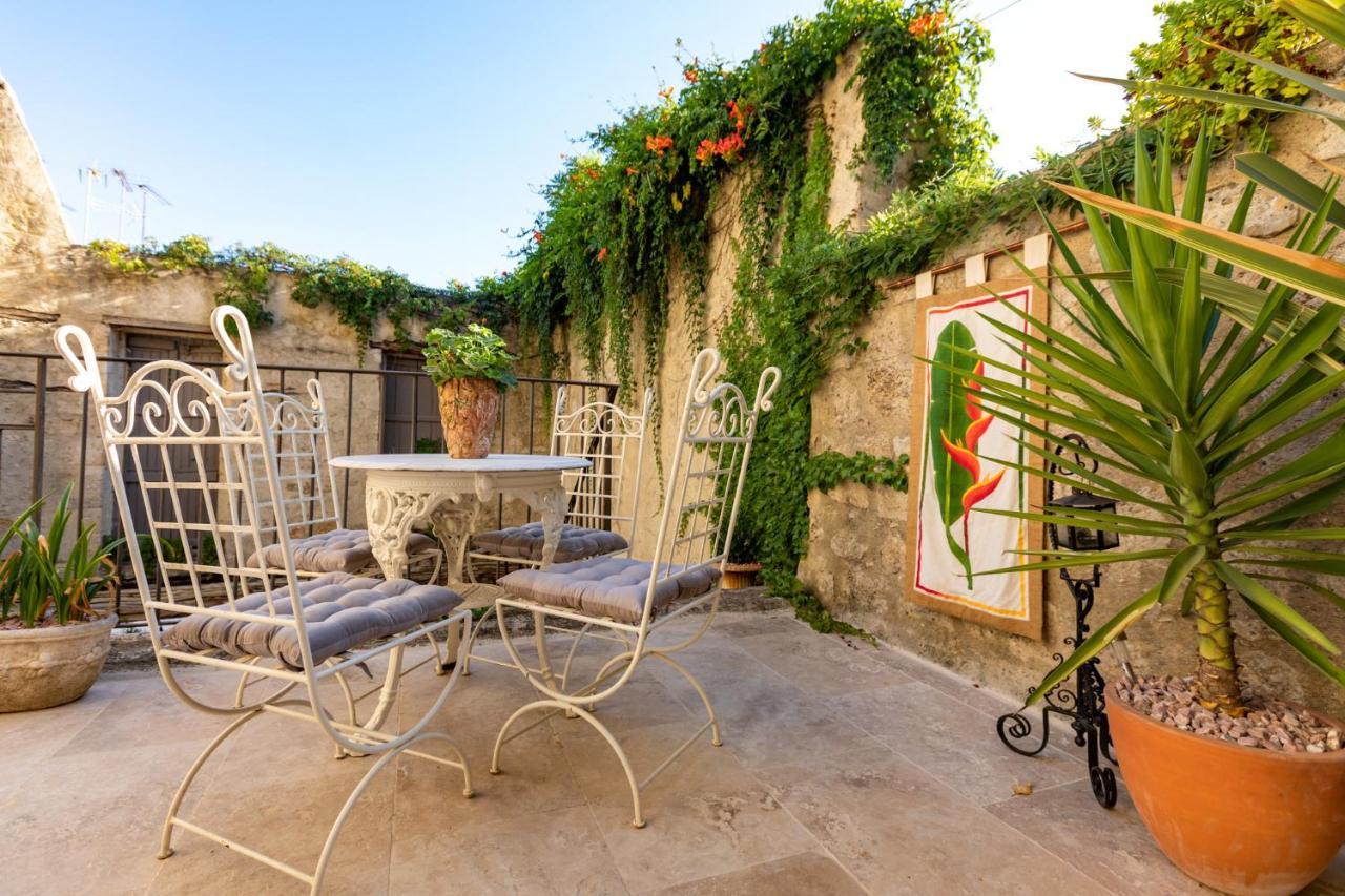 Champagne House - Elegance, Luxury And Charm Bed and Breakfast Condom Εξωτερικό φωτογραφία