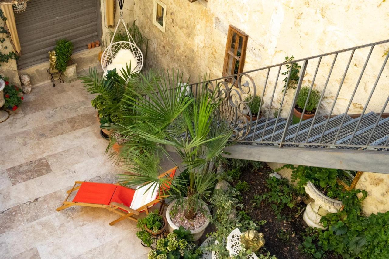 Champagne House - Elegance, Luxury And Charm Bed and Breakfast Condom Εξωτερικό φωτογραφία