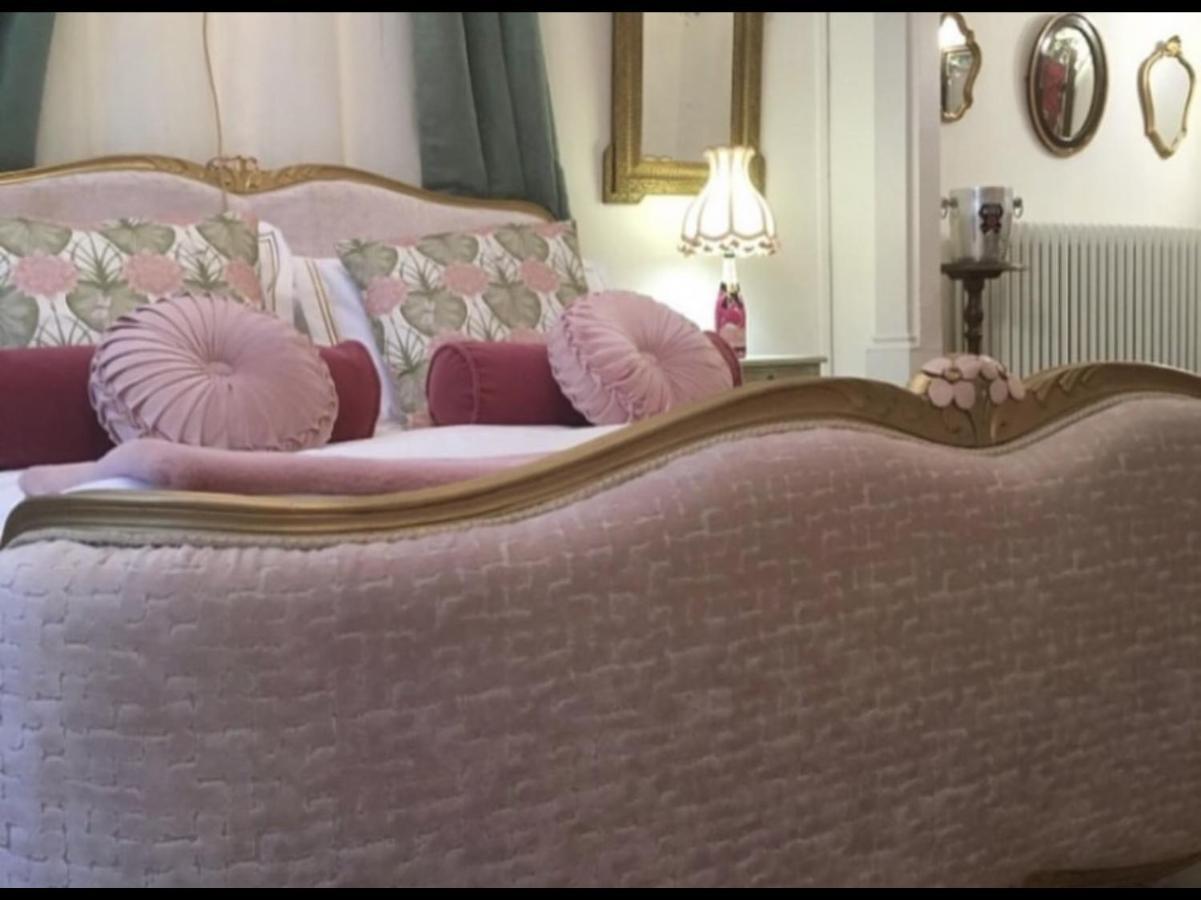 Champagne House - Elegance, Luxury And Charm Bed and Breakfast Condom Εξωτερικό φωτογραφία